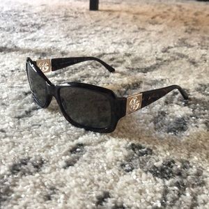 TORY BURCH SUNGLASSES